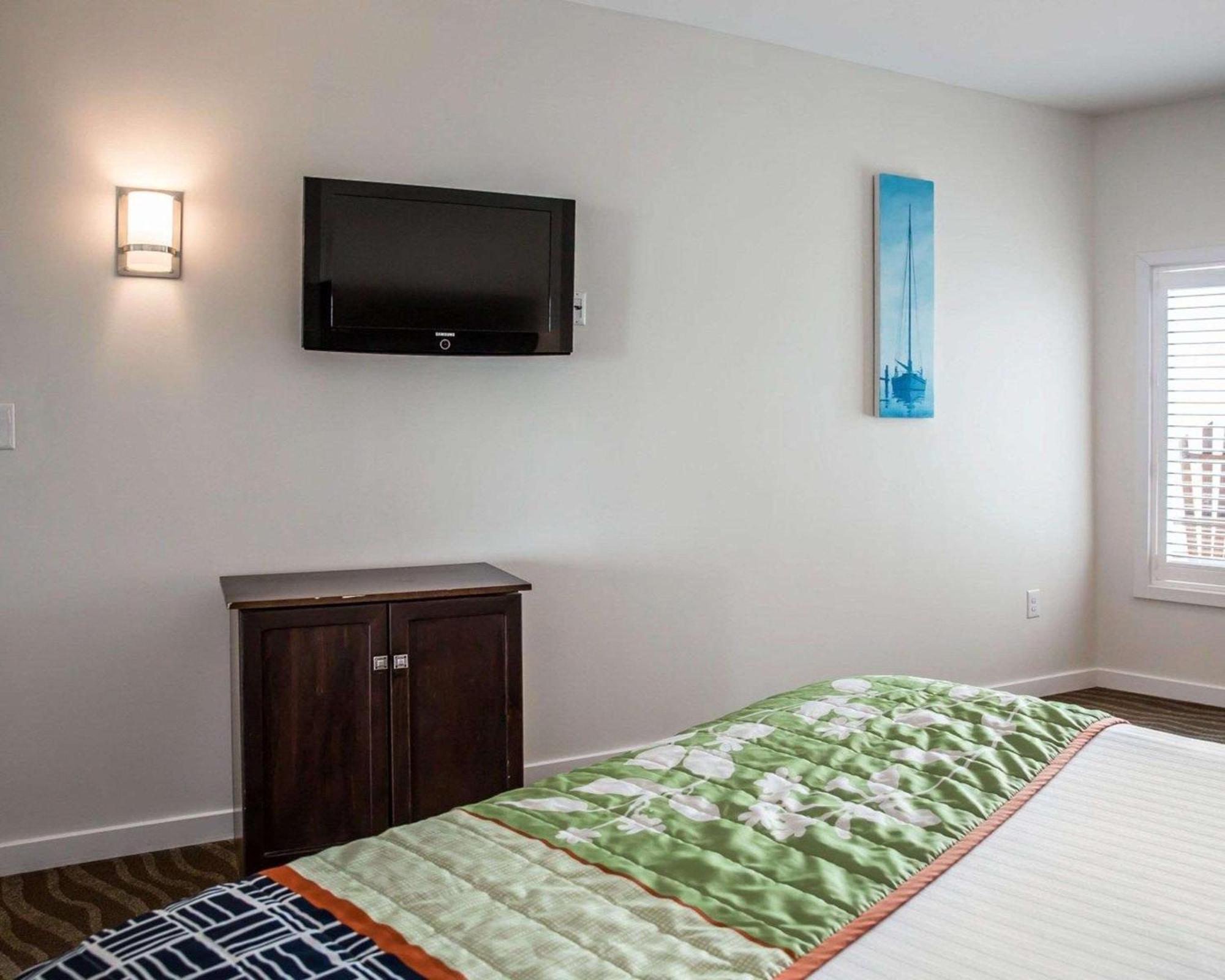 Island Inn & Suites, Ascend Hotel Collection Piney Point Eksteriør billede